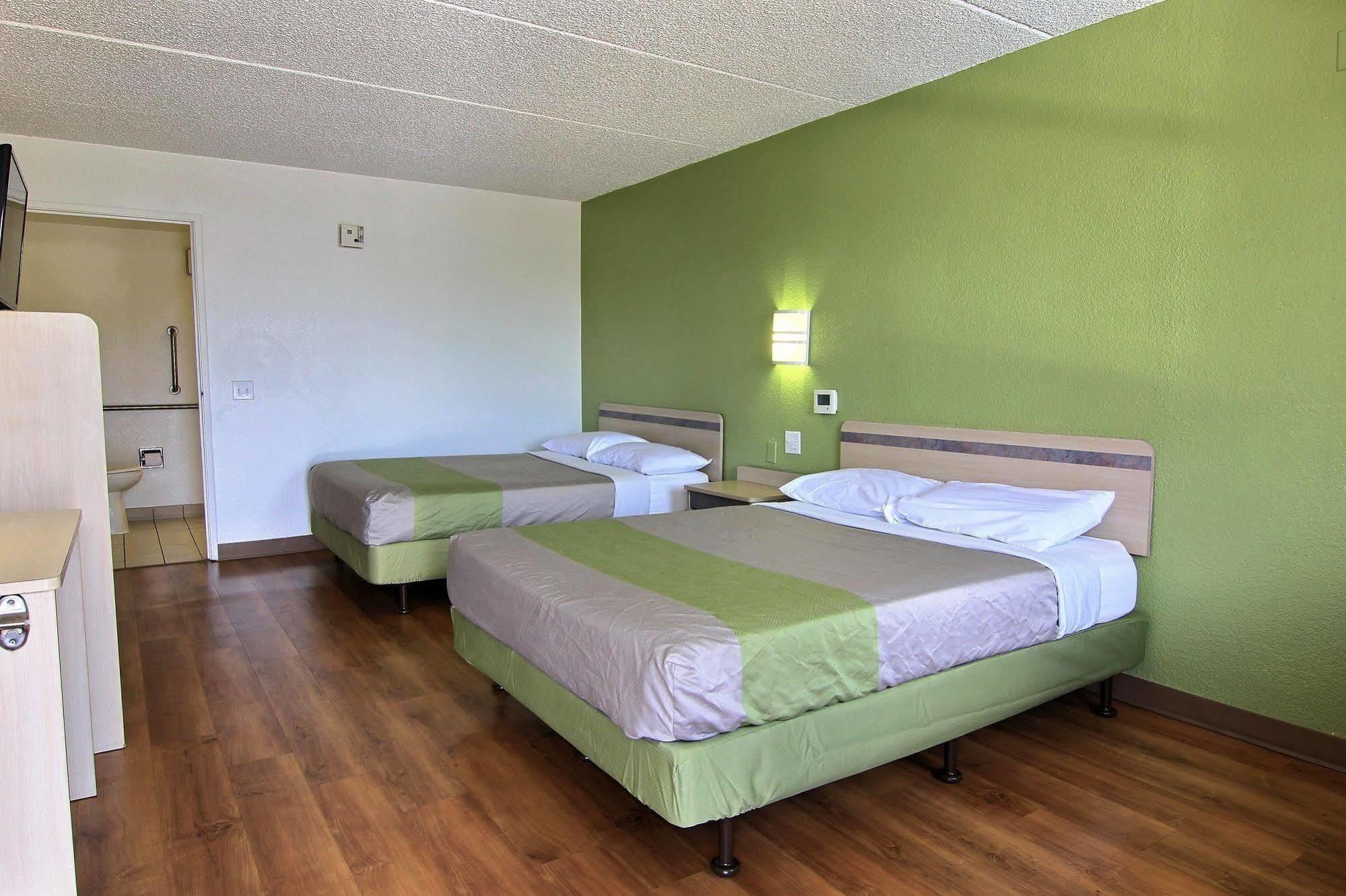 Motel 6 Austin, Tx - Central Downtown Ut Extérieur photo