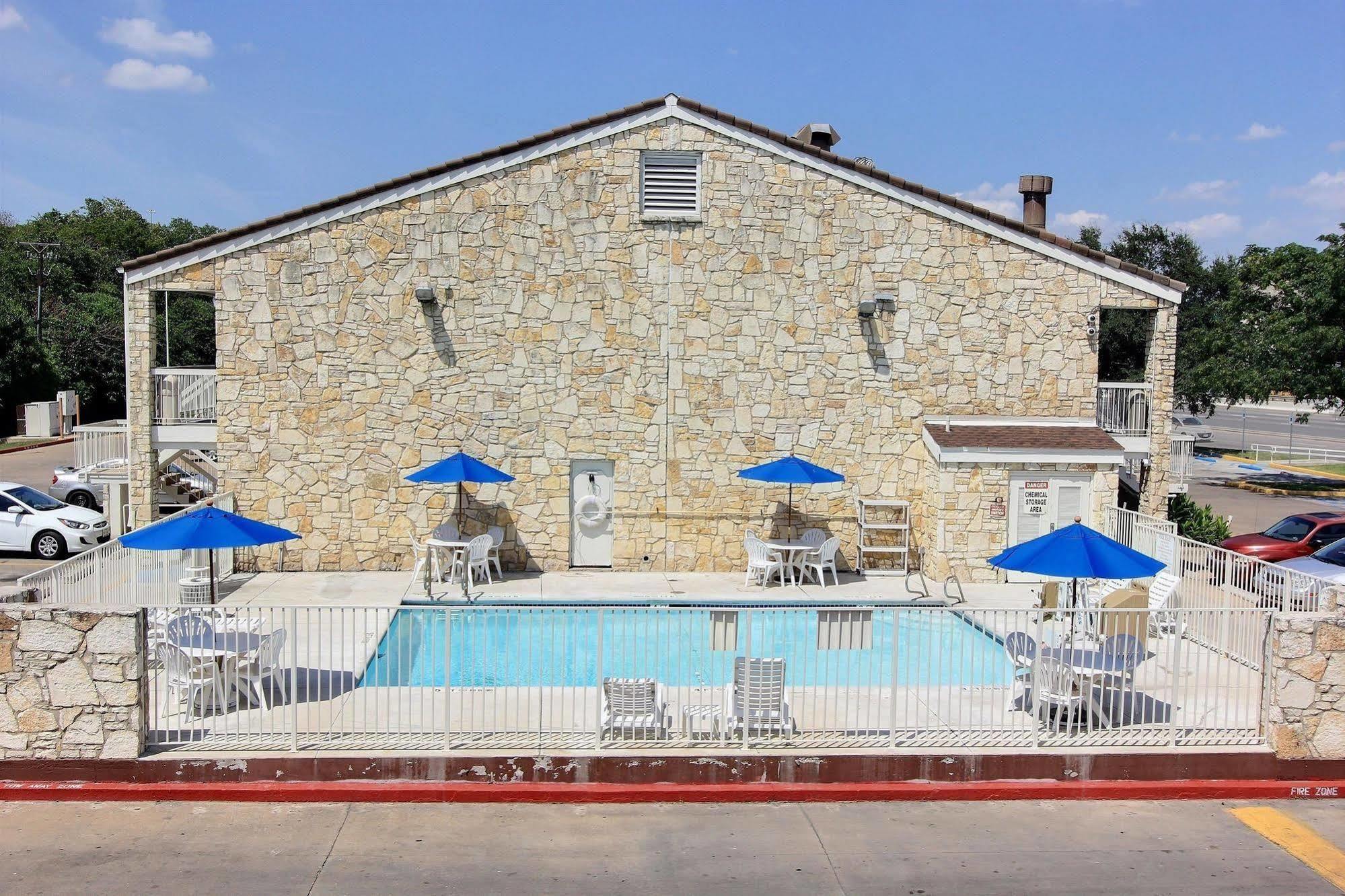 Motel 6 Austin, Tx - Central Downtown Ut Extérieur photo